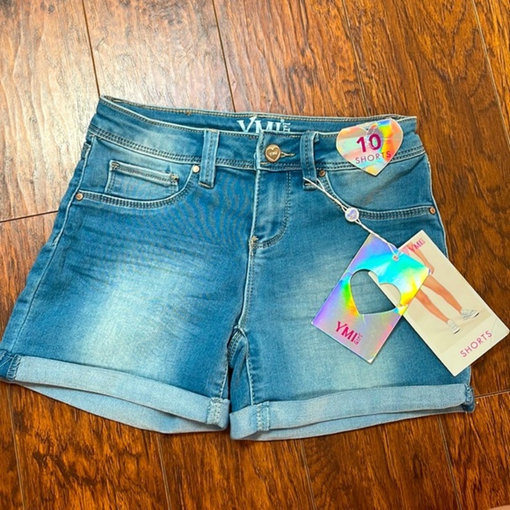 Back to school- Girls Jean shorts light denim size 10, Stretchy